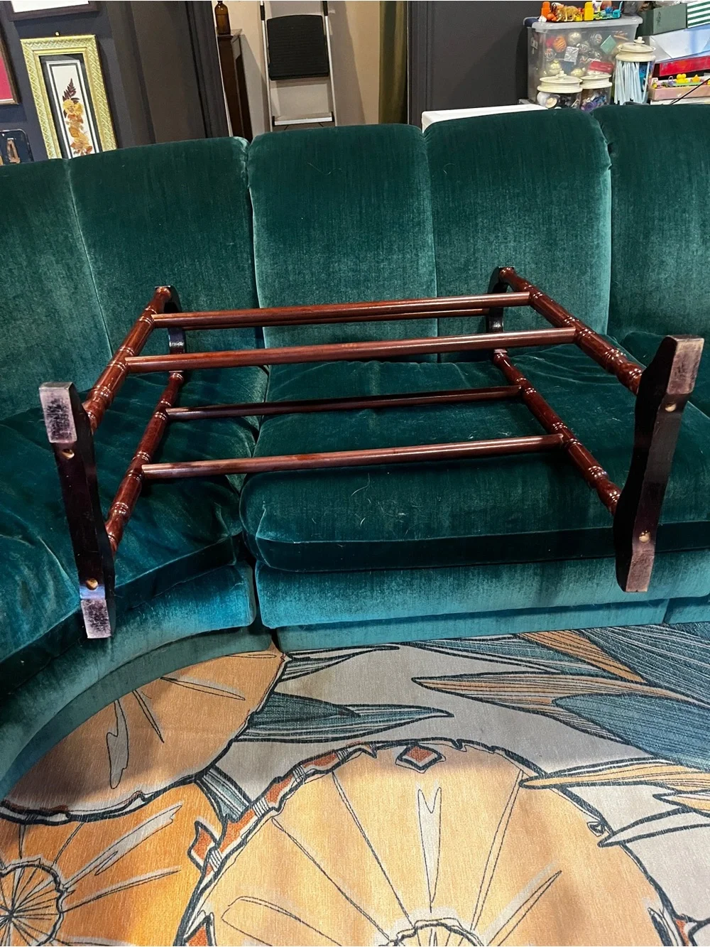 Classic The Bombay Co Style Queen Anne Vintage Wooden Quilt Rack Cherry Blanket